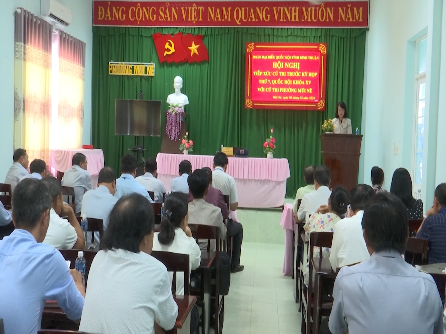 Cử tri Bình Thuận đề nghị cần sớm xây dựng dự án kè chắn sóng, khu neo đậu tàu thuyền, tránh trú bão tại Mũi Né -0