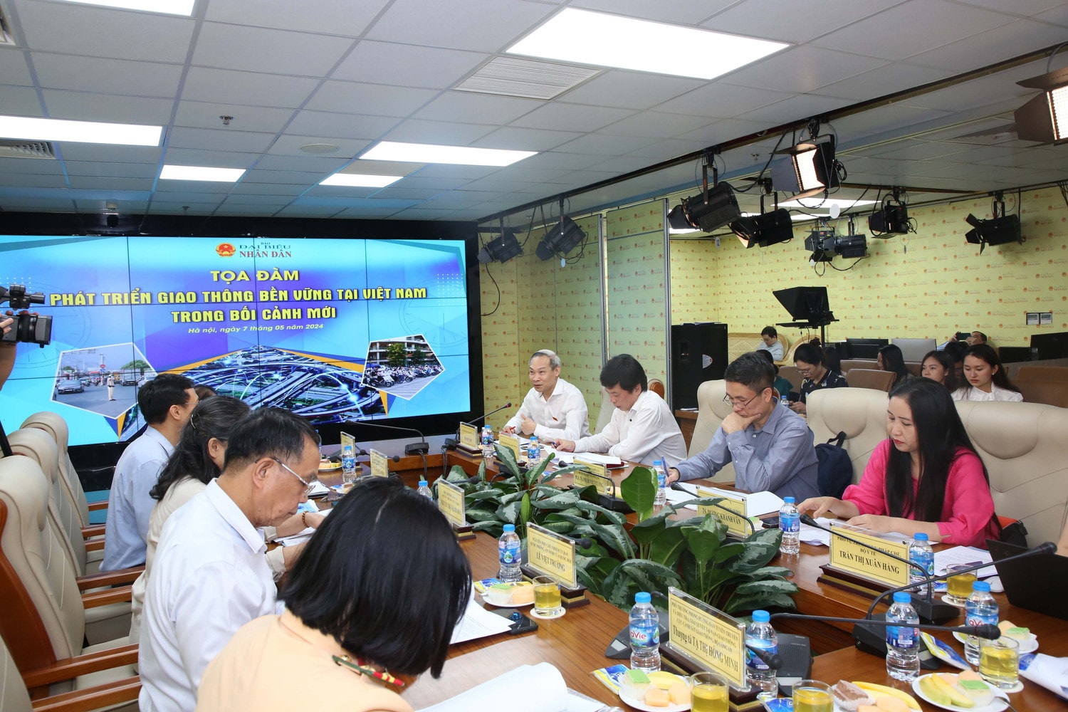 Hoàn thiện khung pháp lý để phát triển giao thông bền vững -0