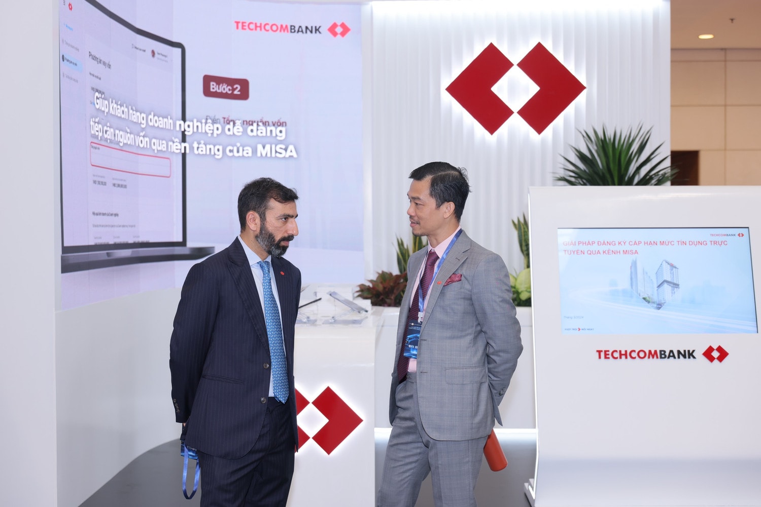 Techcombank tiên phong chuyển đổi tài chính số, nâng tầm trải nghiệm liền mạch và bảo mật của người dân -0