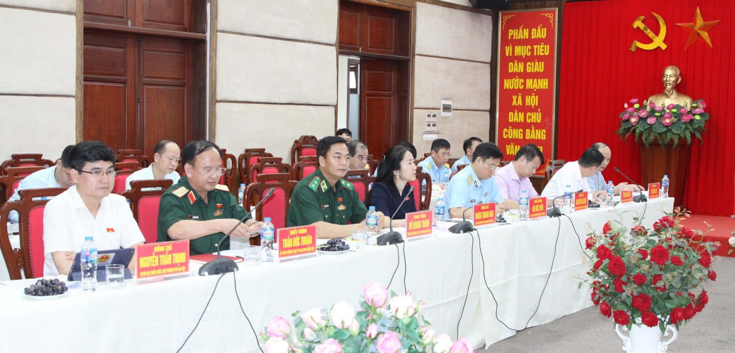 Các thành viên Đoàn khảo sát tại cuộc làm việc