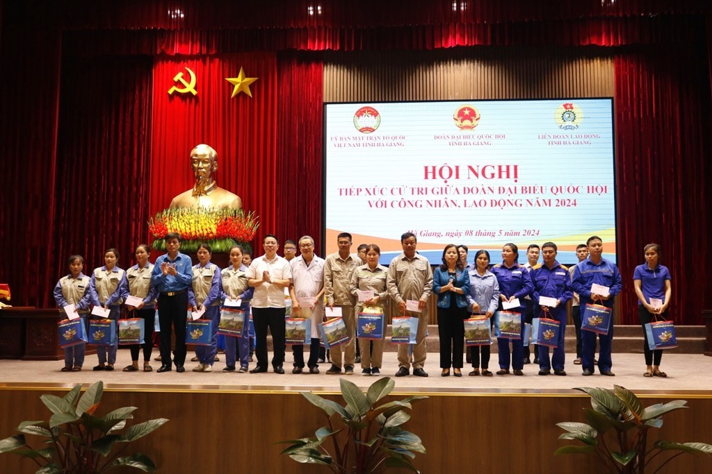 Kiến nghị rút ngắn thời gian đóng bảo hiểm xã hội đối với lao động làm việc nặng nhọc, độc hại -0