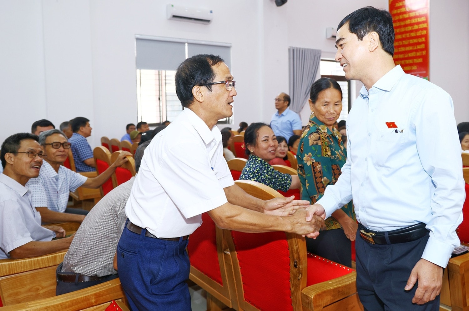 Quan tâm đầu tư cho hệ thống y tế cơ cở -0
