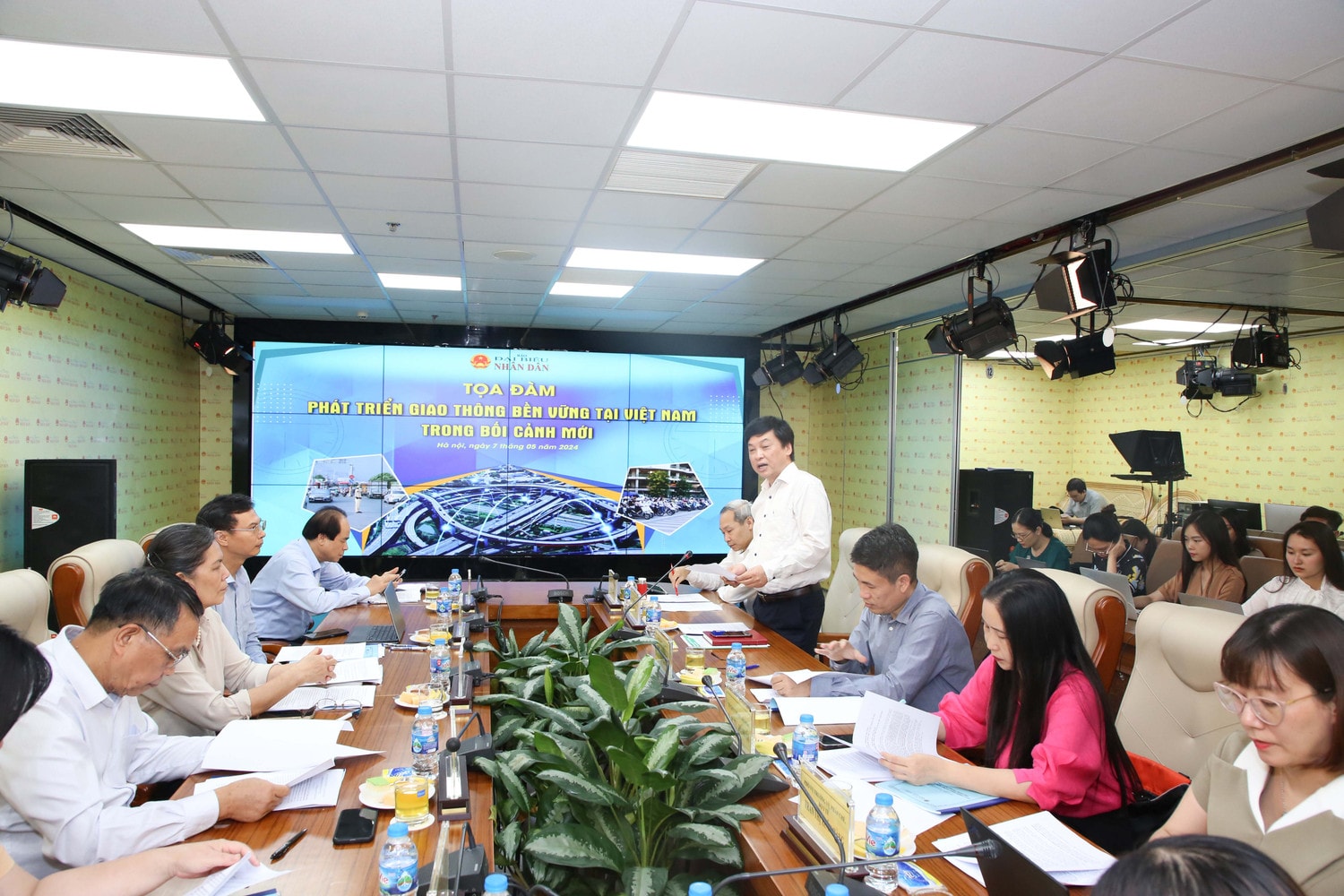 Một số hình ảnh Tọa đàm “Phát triển giao thông bền vững tại Việt Nam trong bối cảnh mới”