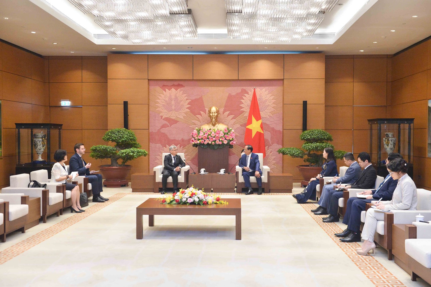 Toàn cảnh cuộc tiếp