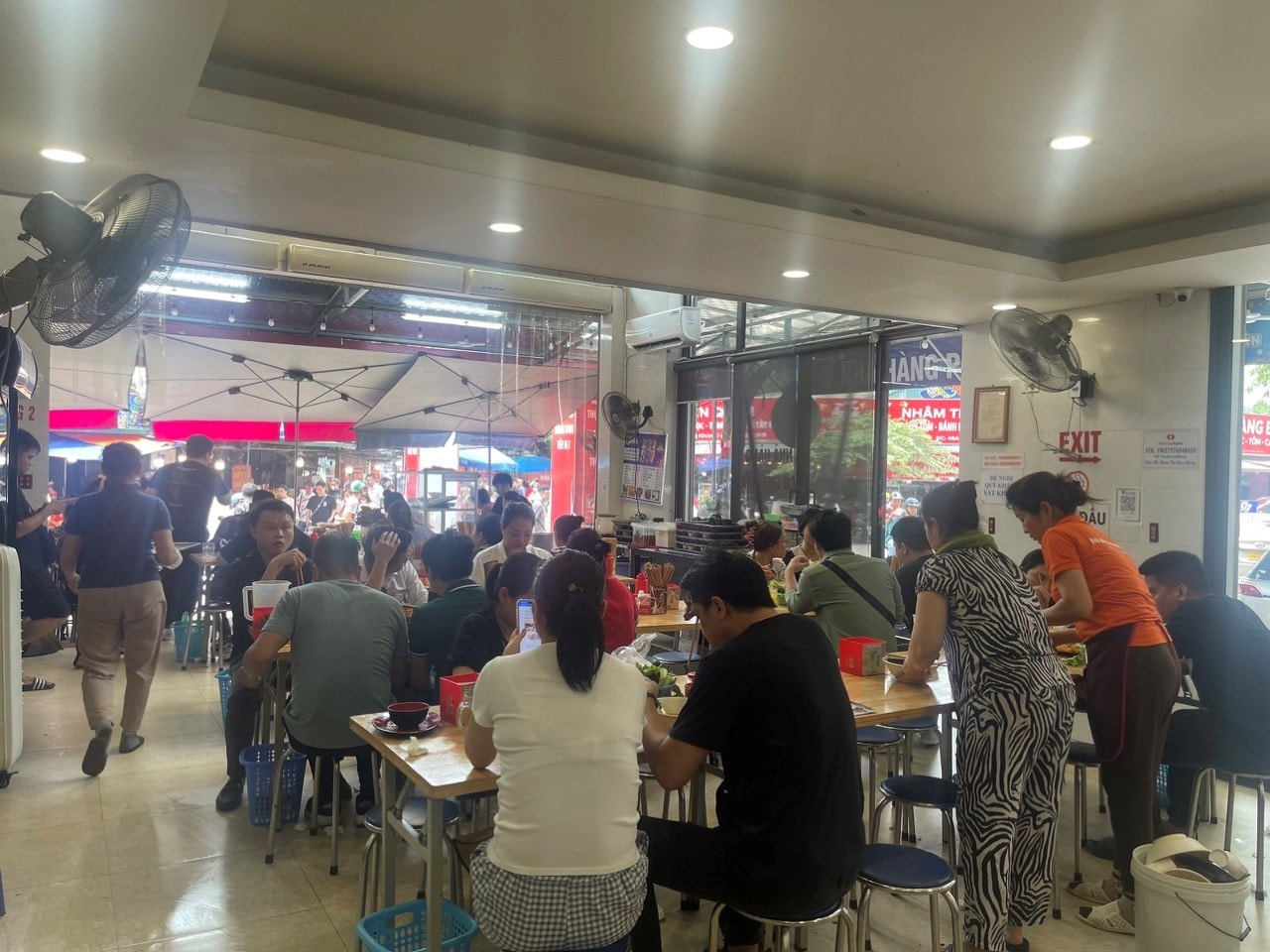 Tăng cường công tác an toàn thực phẩm tại phủ Tây Hồ -0