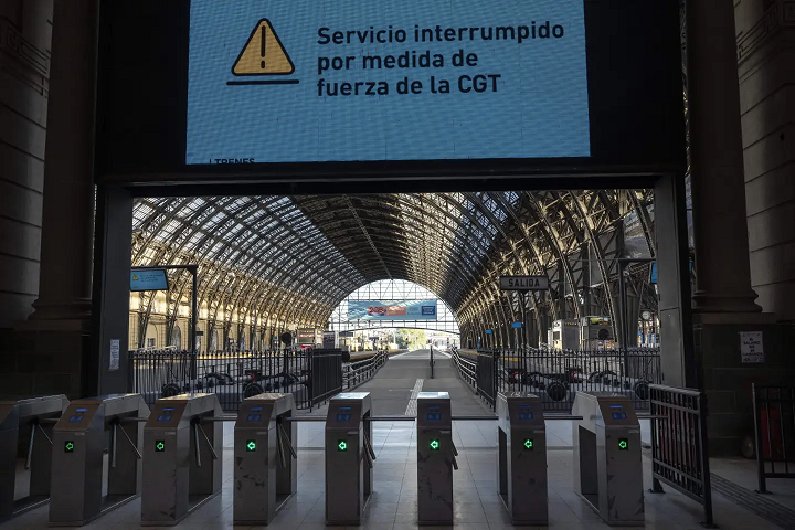 Argentina tê liệt vì các cơ quan cộng cộng tổng đình công -0