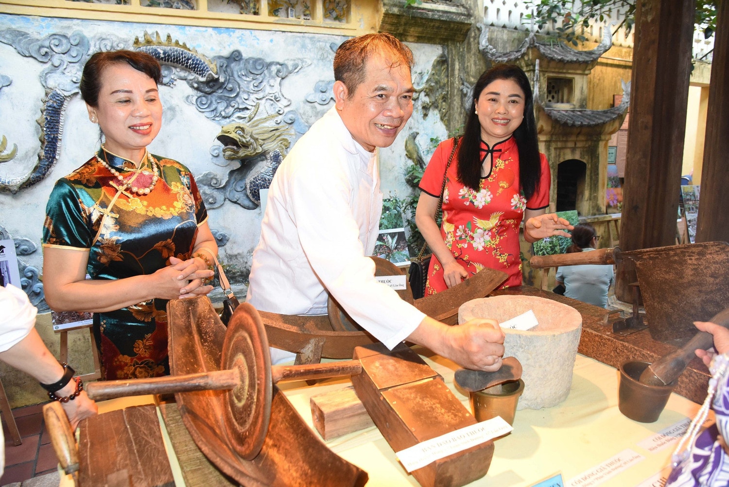 Hà Nội: Trưng bày, giới thiệu phố nghề Đông nam dược Lãn Ông -0