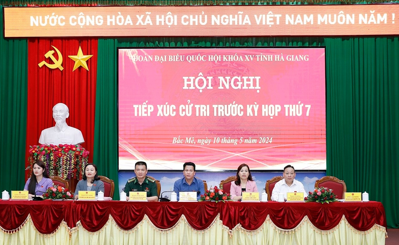 Cử tri đề nghị phân cấp cho UBND cấp huyện được cấp giấy phép khai thác khoáng sản làm vật liệu xây dựng thông thường -0