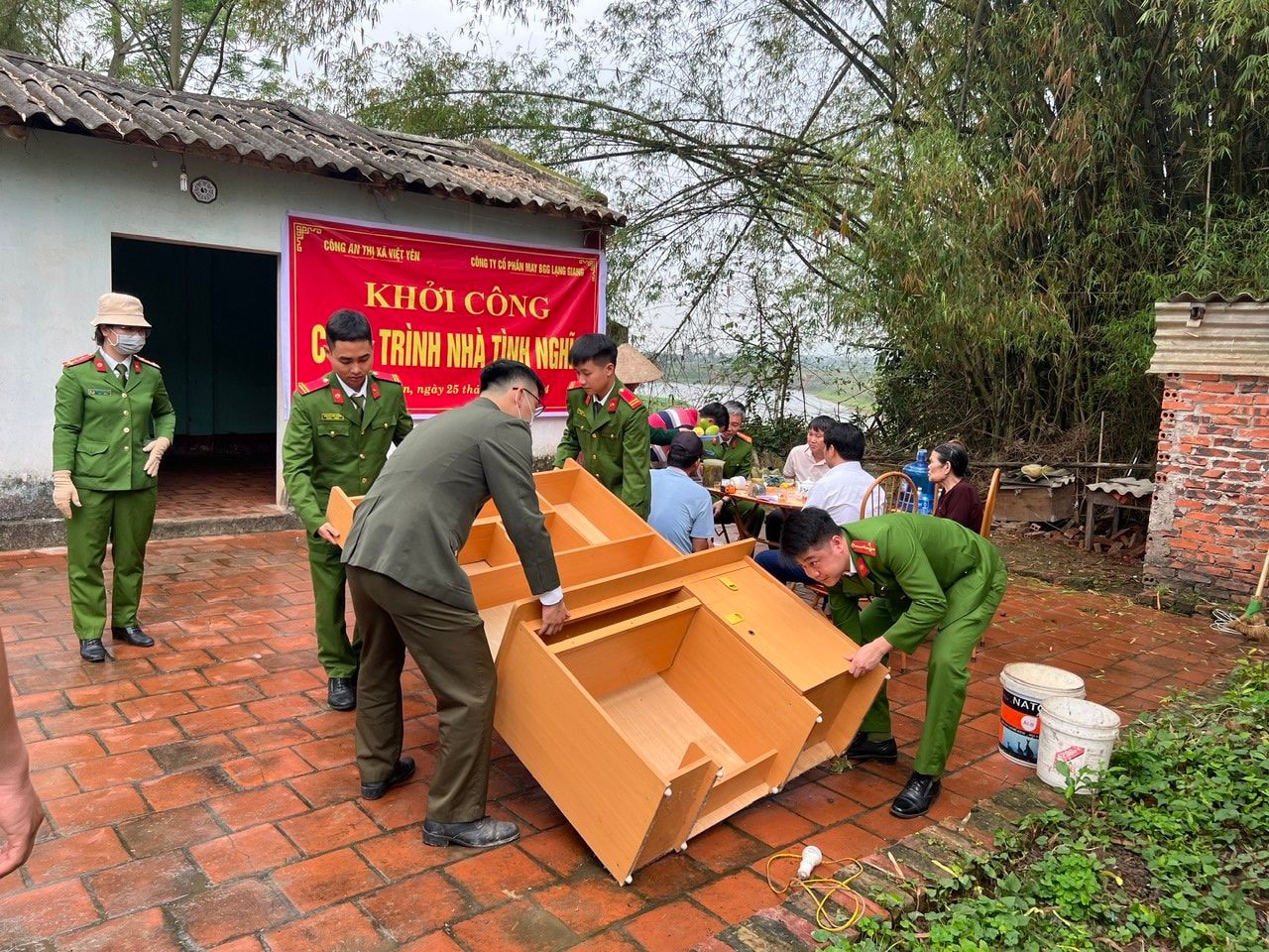 Công an tỉnh Bắc Giang: Khánh thành và bàn giao ngôi nhà “Mái ấm tình thương” đầu tiên trong năm 2024 -0