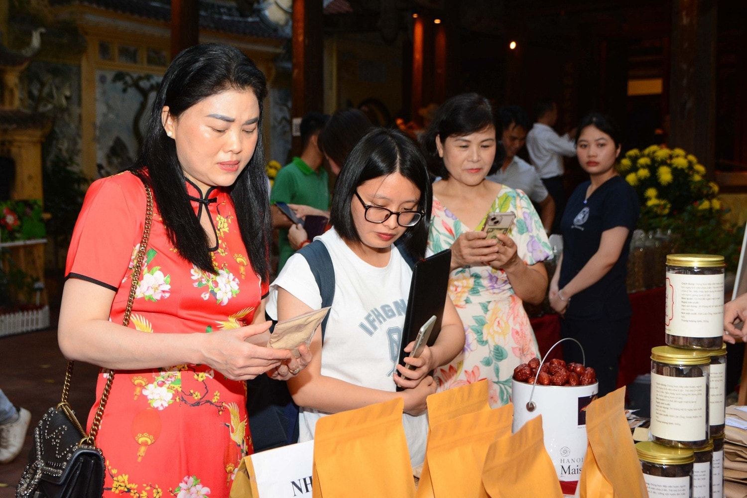 Hà Nội: Trưng bày, giới thiệu phố nghề Đông nam dược Lãn Ông -0