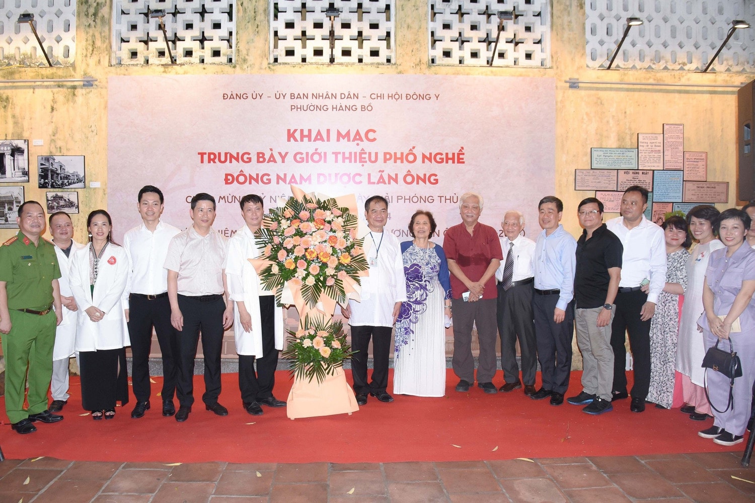 Hà Nội: Trưng bày, giới thiệu phố nghề Đông nam dược Lãn Ông -0
