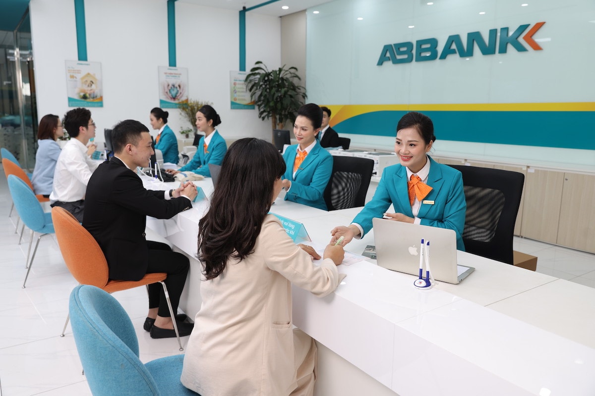 ABBank luôn chú trọng phát triển các sản phẩm dịch vụ, giải pháp tài chính hiệu quả và linh hoạt, phù hợp với từng nhóm khách hàng ABBank và Thăng Long Real Group ký kết thoả thuận hợp tác toàn diện -0