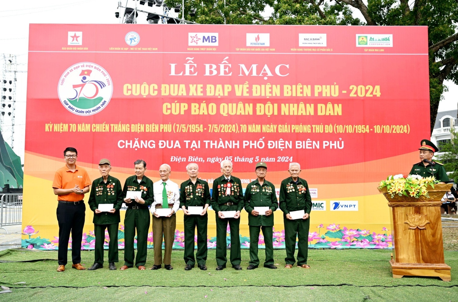 SHB dành hơn 11 tỷ đồng thực hiện nhiều hoạt động xã hội tại tỉnh Điện Biên nhân kỷ niệm 70 năm chiến thắng Điện Biên Phủ -0