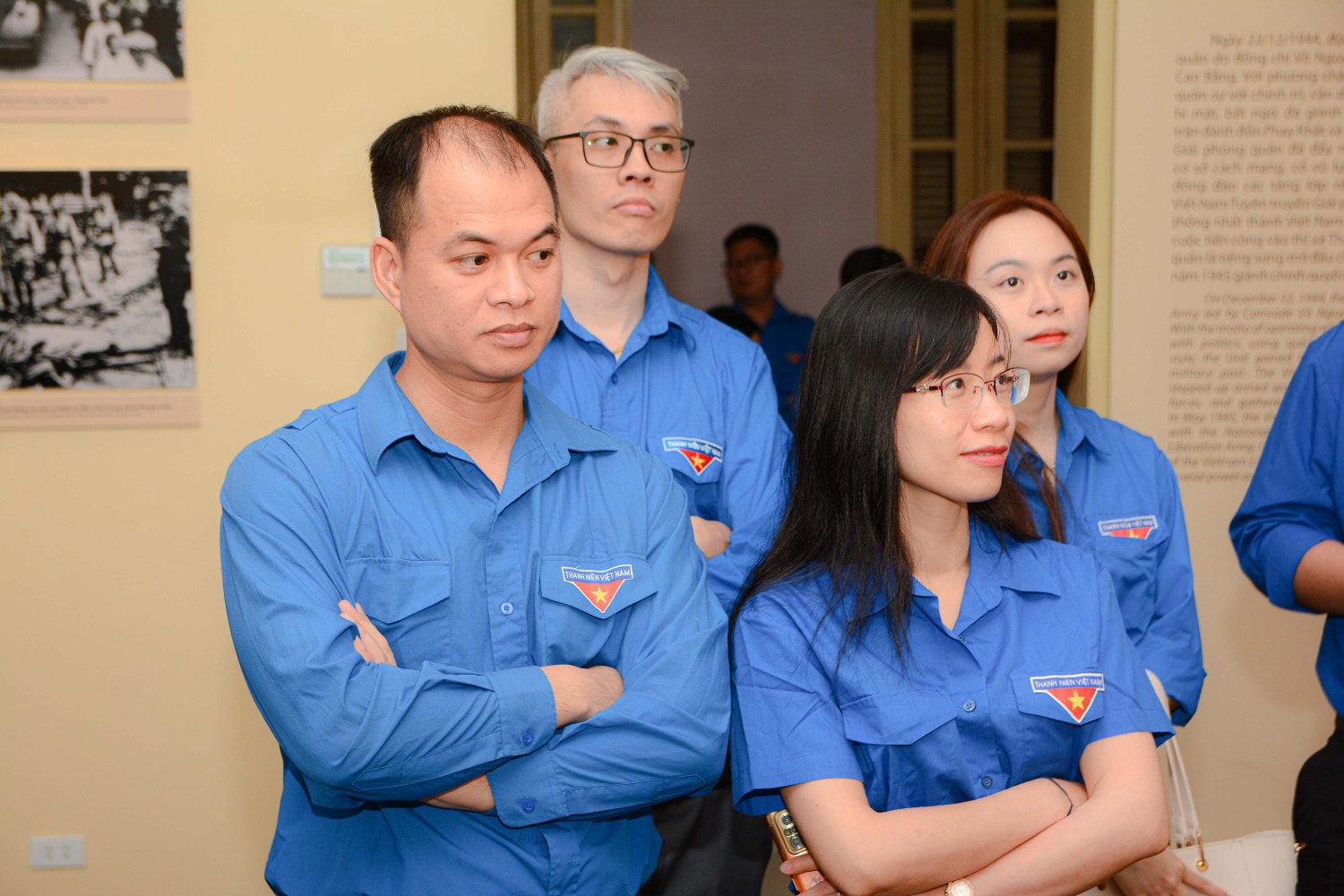 Đoàn Thanh niên 4 Văn phòng Trung ương tham quan trưng bày 