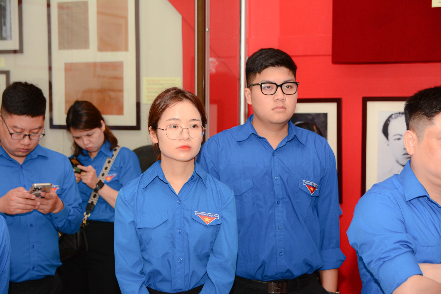 Đoàn Thanh niên 4 Văn phòng Trung ương tham quan trưng bày 