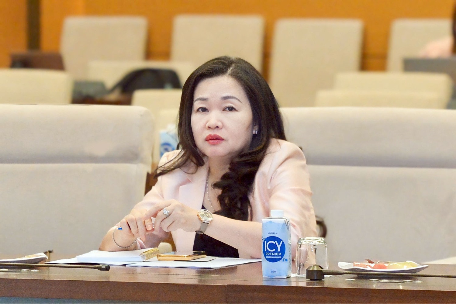 Tổng Thư ký Quốc hội, Chủ nhiệm Văn phòng Quốc hội Bùi Văn Cường chủ trì họp giao ban giữa Lãnh đạo Văn phòng Quốc hội với các vụ, đơn vị -0