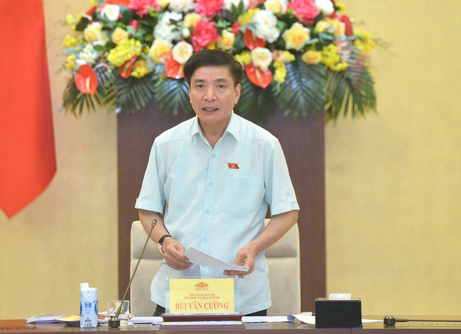 Tổng Thư ký Quốc hội, Chủ nhiệm Văn phòng Quốc hội Bùi Văn Cường chủ trì họp giao ban giữa Lãnh đạo Văn phòng Quốc hội với các vụ, đơn vị -0