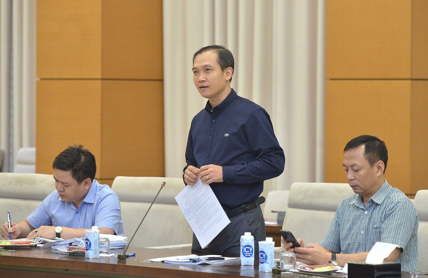 Tổng Thư ký Quốc hội, Chủ nhiệm Văn phòng Quốc hội Bùi Văn Cường chủ trì họp giao ban giữa Lãnh đạo Văn phòng Quốc hội với các vụ, đơn vị -0