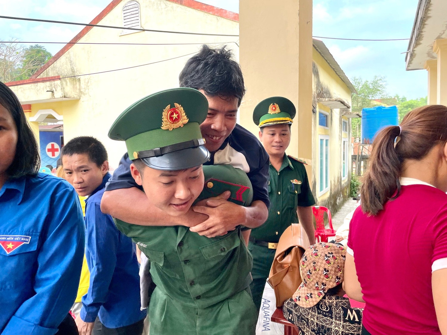 Quảng Bình: Thăm khám và cấp phát thuốc miễn phí cho đồng bào xã biên giới -0
