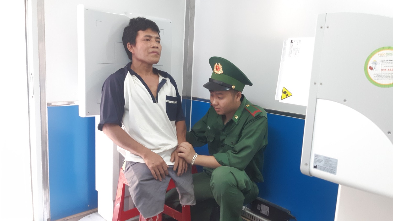 Quảng Bình: Thăm khám và cấp phát thuốc miễn phí cho đồng bào xã biên giới -0
