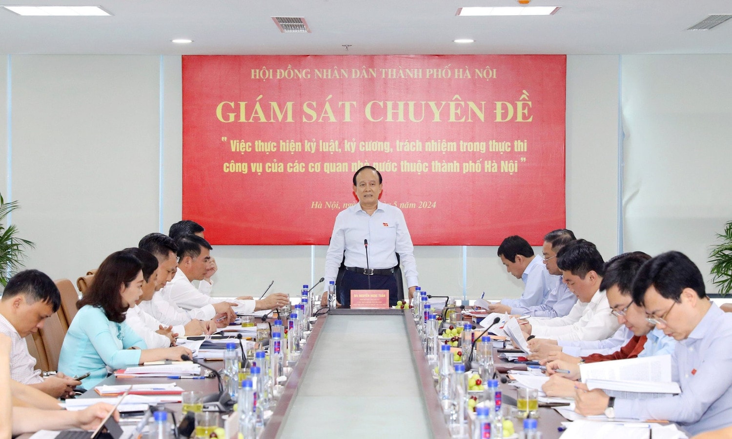Chủ tịch HĐND thành phố Hà Nội Nguyễn Ngọc Tuấn phát biểu kết luận buổi giám sát (ảnh: P.Long)