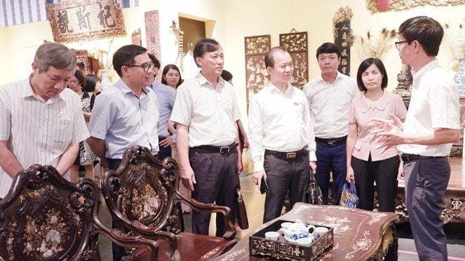 Làm cho cái đúng và cái hợp lý song hành