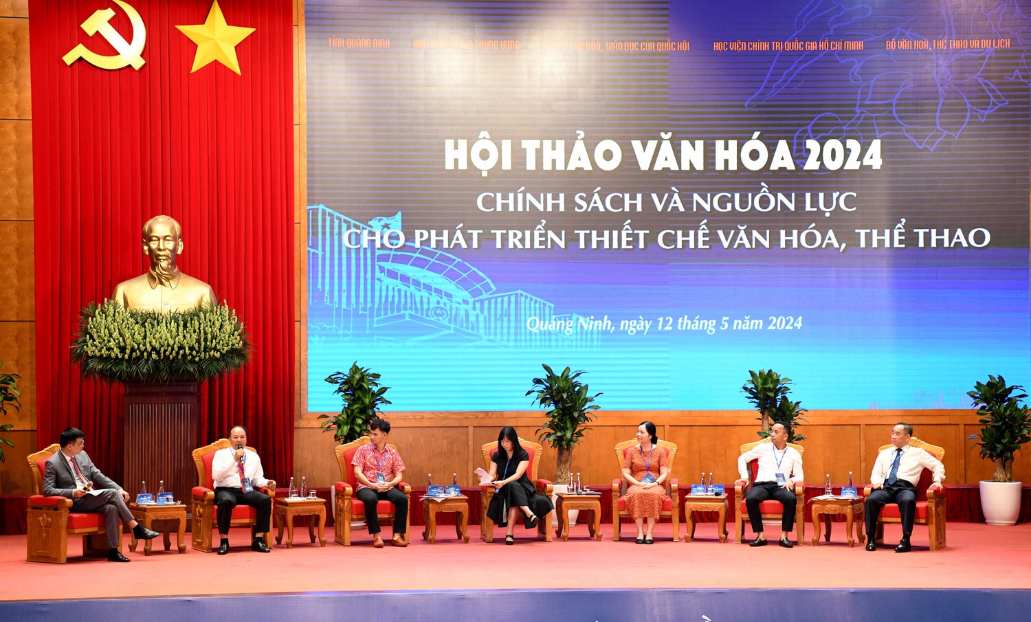 Toàn cảnh phiên thảo luận. Ảnh: Lâm Hiển Toàn cảnh phiên thảo luận. Ảnh: Lâm Hiển