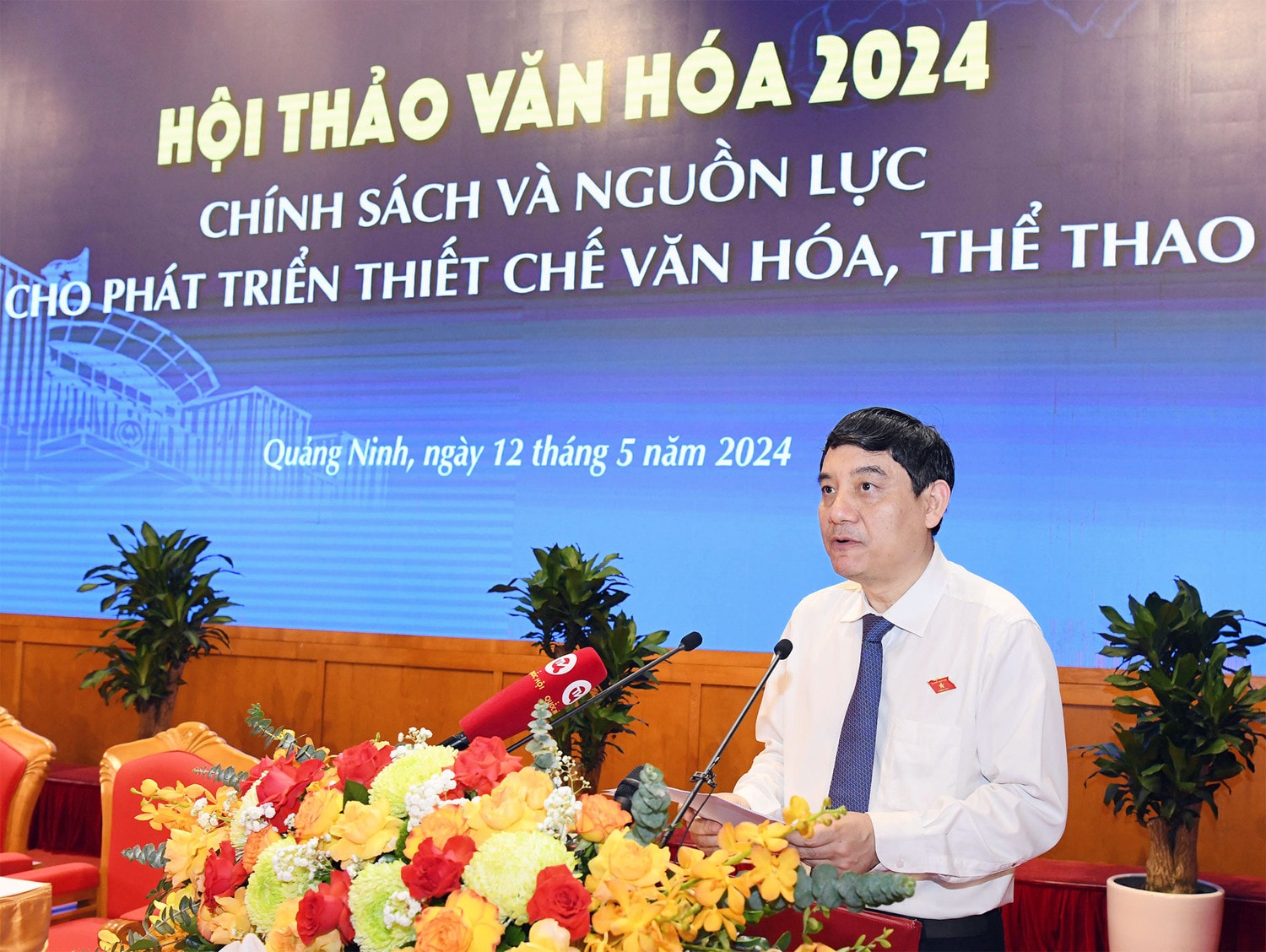 Đề xuất các giải pháp hoàn thiện thể chế, chính sách, huy động tối đa nguồn lực phát triển hệ thống thiết chế văn hóa, thể thao -0