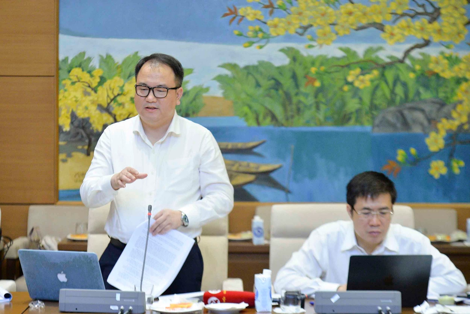 Ủy viên chuyên trách Ủy ban Xã hội Phạm Trọng Nghĩa phát biểu 
