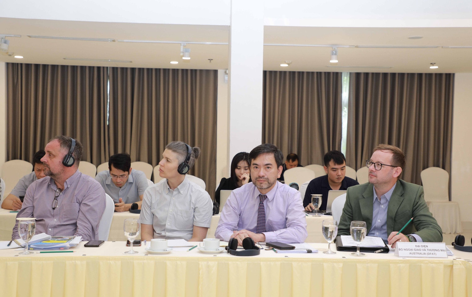 Các chuyên gia quốc tế tham dự hội thảo Kinh nghiệm quốc tế trong xây dựng Luật Đường sắt (sửa đổi) -0