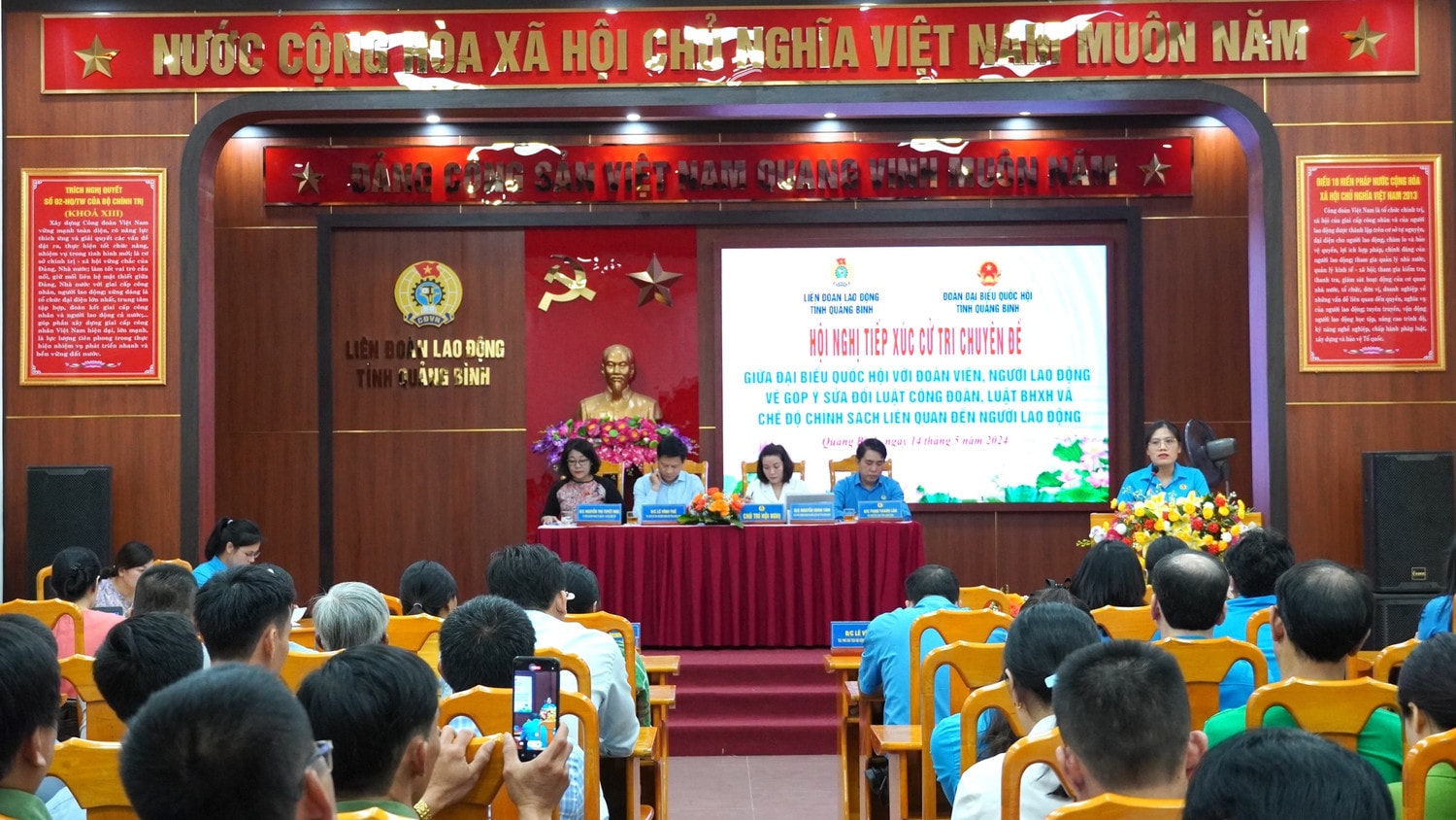 Quảng Bình: Đoàn ĐBQH tỉnh tiếp xúc cử tri là người lao động -0