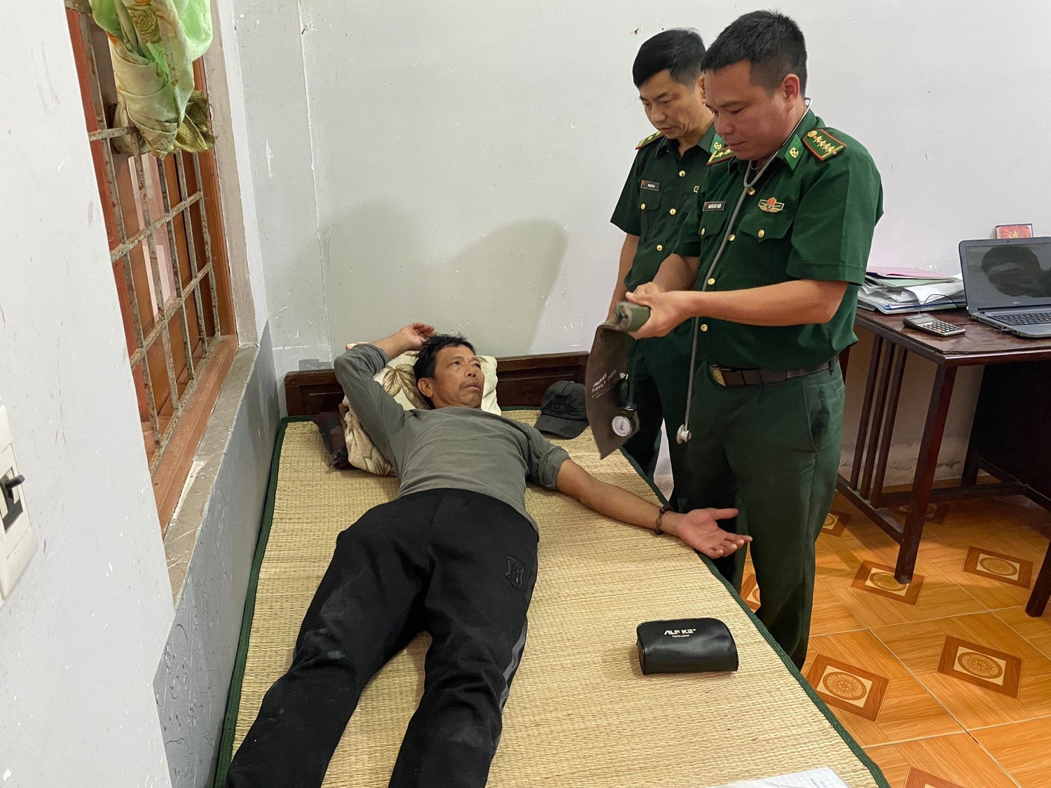 Quảng Bình: Đón ngư dân thứ 14 trở về bờ an toàn, 10 người vẫn đang mất tích -0