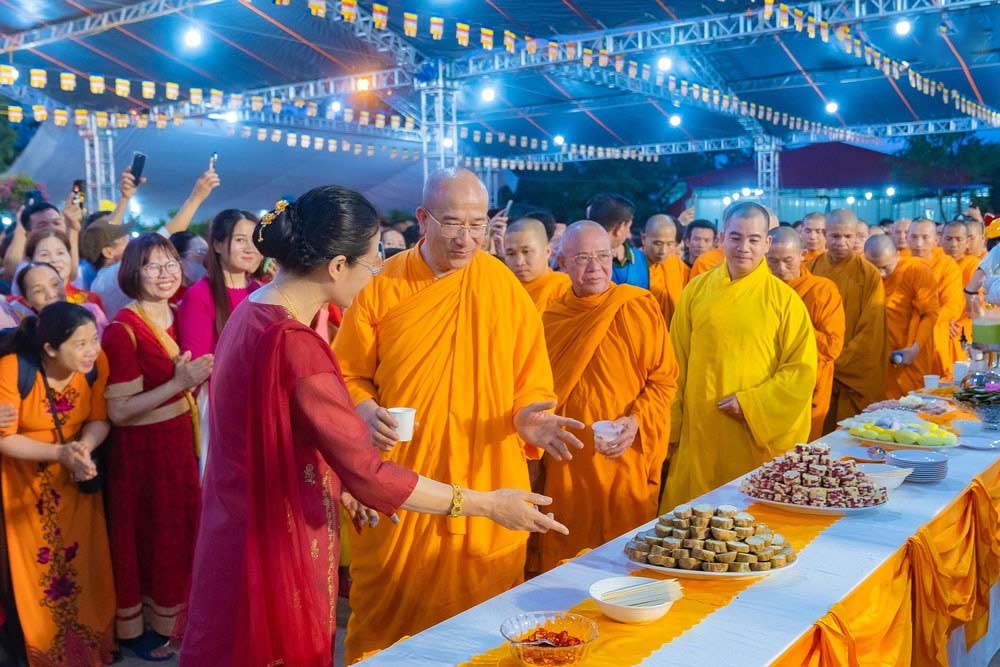 Tôn vinh giá trị của Phật giáo vì hòa bình, hạnh phúc 