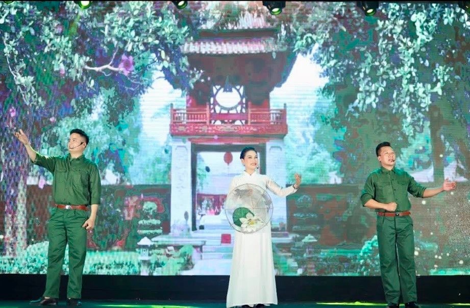 Phát động sáng tác văn học, nghệ thuật về Thăng Long - Hà Nội -1