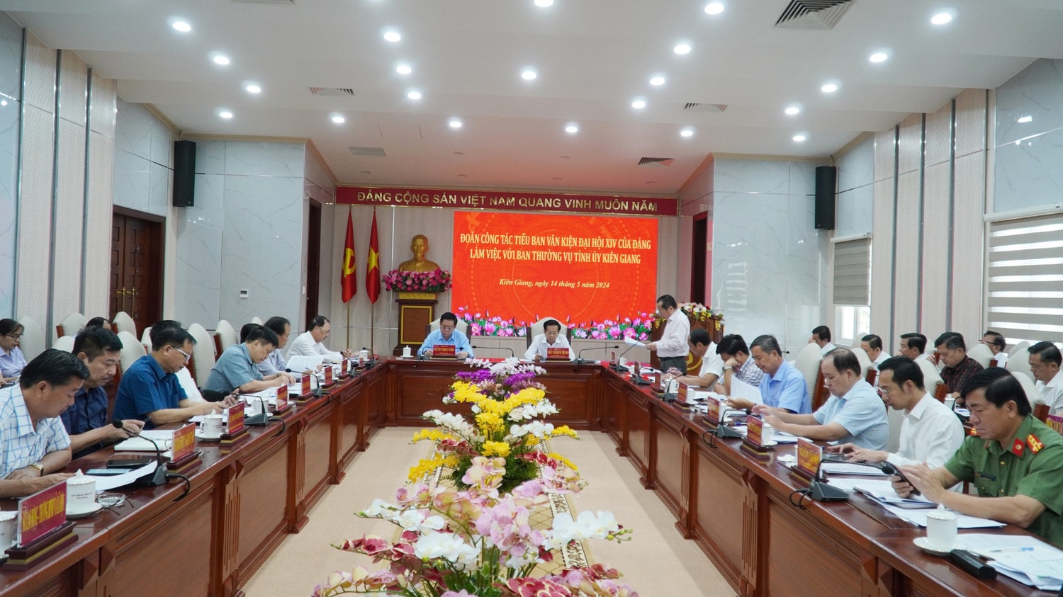 Tiểu ban Văn kiện Đại hội XIV làm việc tại Kiên Giang -0