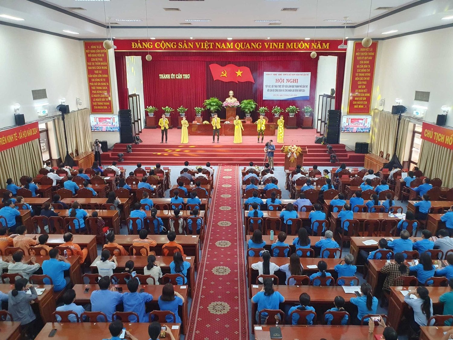 Lãnh đạo thành phố Cần Thơ đối thoại với cán bộ công đoàn và công nhân lao động -0