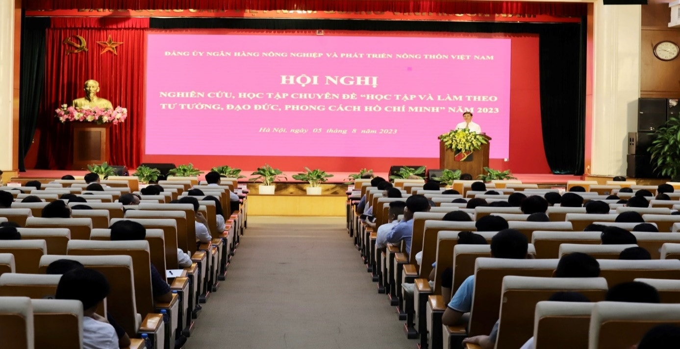 Đảng bộ Agribank tiếp tục đẩy mạnh việc học tập và làm theo tư tưởng, đạo đức, phong cách Hồ Chí Minh, đáp ứng yêu cầu nhiệm vụ trước tình hình mới
