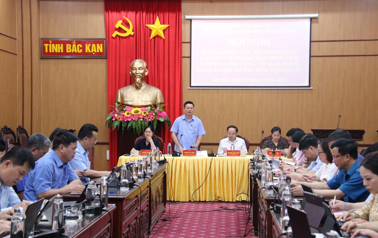Bắc Kạn: Sớm có chế tài quản lý học sinh, sinh viên hút thuốc lá điện tử ảnh 1