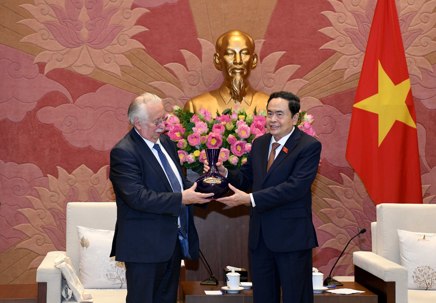 Phó Chủ tịch Thường trực Quốc hội Trần Thanh Mẫn tiếp Bộ trưởng Quốc vụ, nguyên Chủ tịch Hạ viện Vương quốc Bỉ ảnh 6 Phó Chủ tịch Thường trực Quốc hội Trần Thanh Mẫn tiếp Bộ trưởng Quốc vụ, nguyên Chủ tịch Hạ viện Vương quốc Bỉ -2
