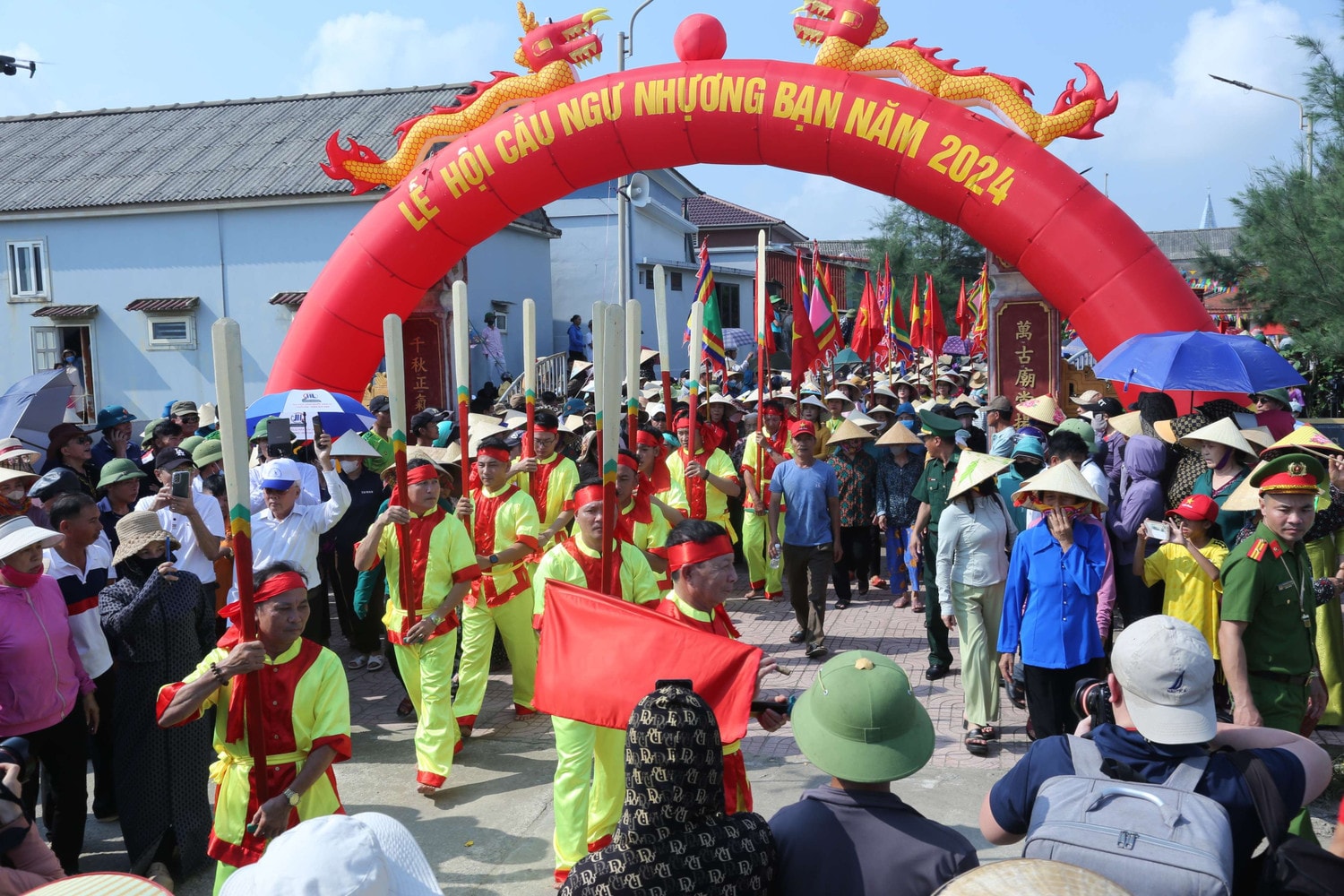 Độc đáo lễ hội cầu ngư Nhượng Bạn -0