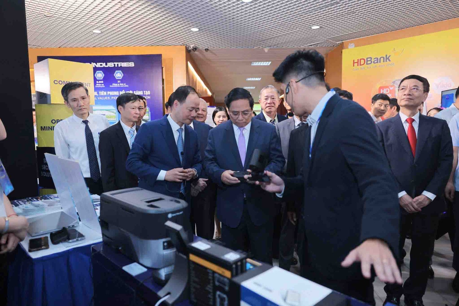 Thủ tướng Chính phủ Phạm Minh Chính dự Lễ chào mừng Ngày Khoa học và Công nghệ Việt Nam -0
