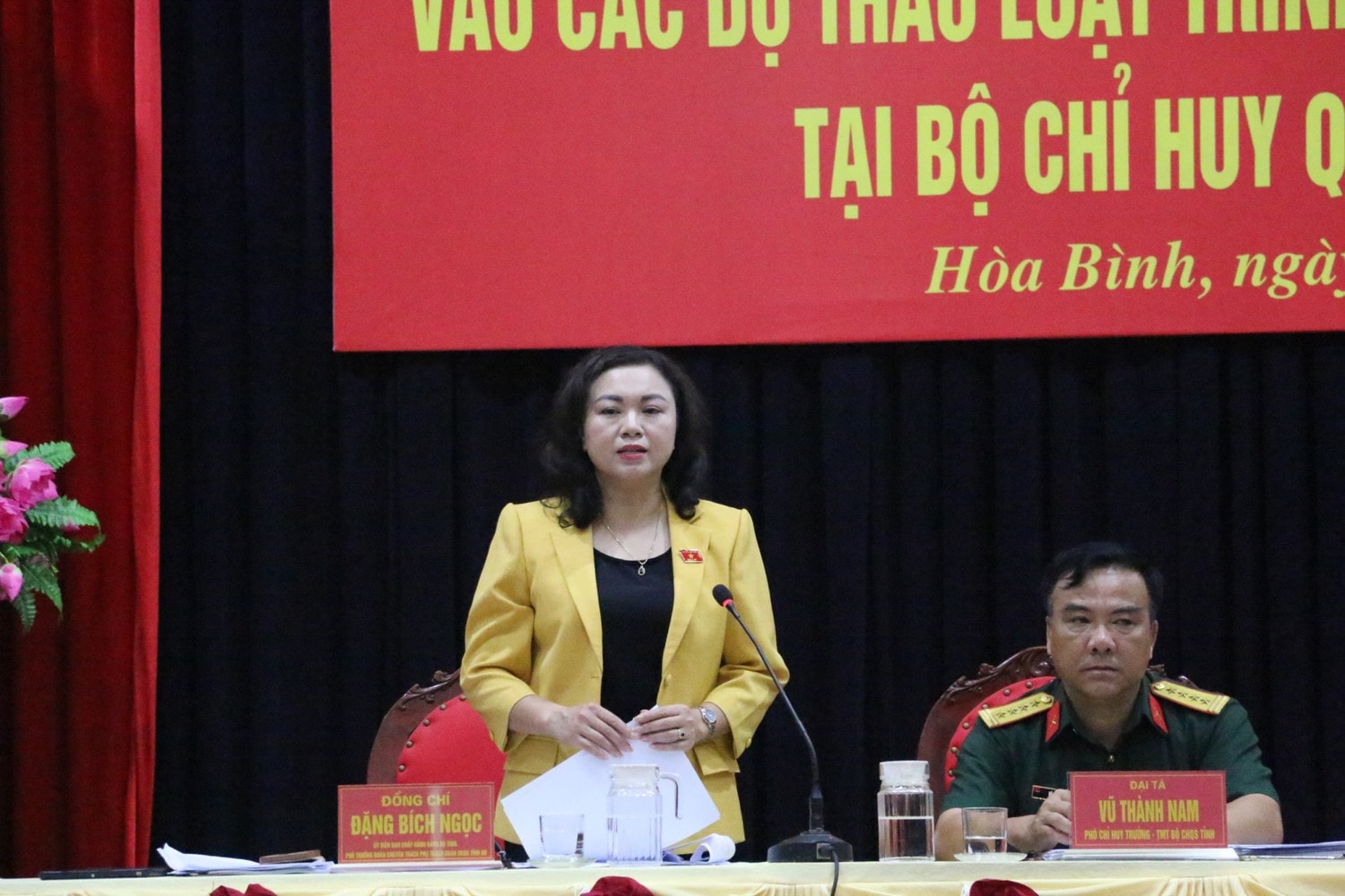 Phó trưởng Đoàn chuyên trách phụ trách Đoàn ĐBQH tỉnh Đặng Bích Ngọc phát biểu kết luận hội nghị. Ảnh: Lê Huệ ĐOÀN ĐBQH TỈNH HÒA BÌNH LẤY Ý KIẾN GÓP Ý CÁC DỰ ÁN LUẬT TRÌNH TẠI KỲ HỌP THỨ BẢY: Cần điều chỉnh thời hạn huy động lực lượng phòng không Nhân dân -0