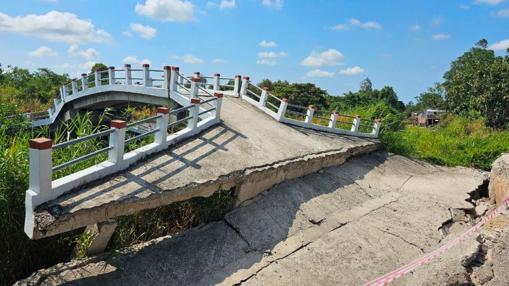 Hạn, mặn ảnh hưởng sản xuất, sụn lún đường thiệt hại 90 tỷ đồng