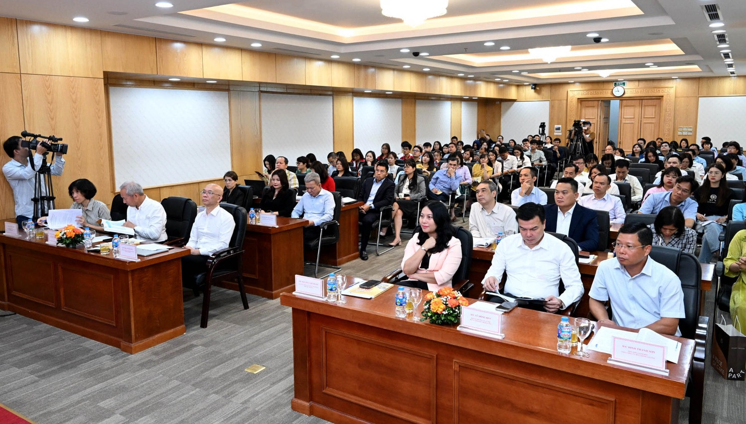 Ứng dụng công nghệ để phát triển ngành Logistics và thương mại điện tử -0