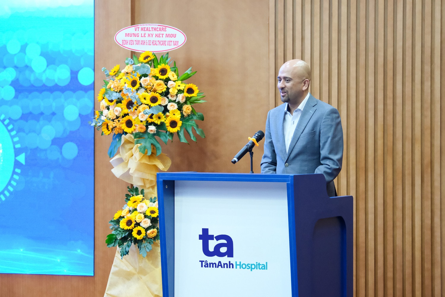 ông vijay subramaniam, tổng giám đốc mảng chẩn đoán hình ảnh của ge healthcare khu vực đông nam á, hàn quốc, australia và new zealand phát biểu tại buổi lễ (1).jpg -0