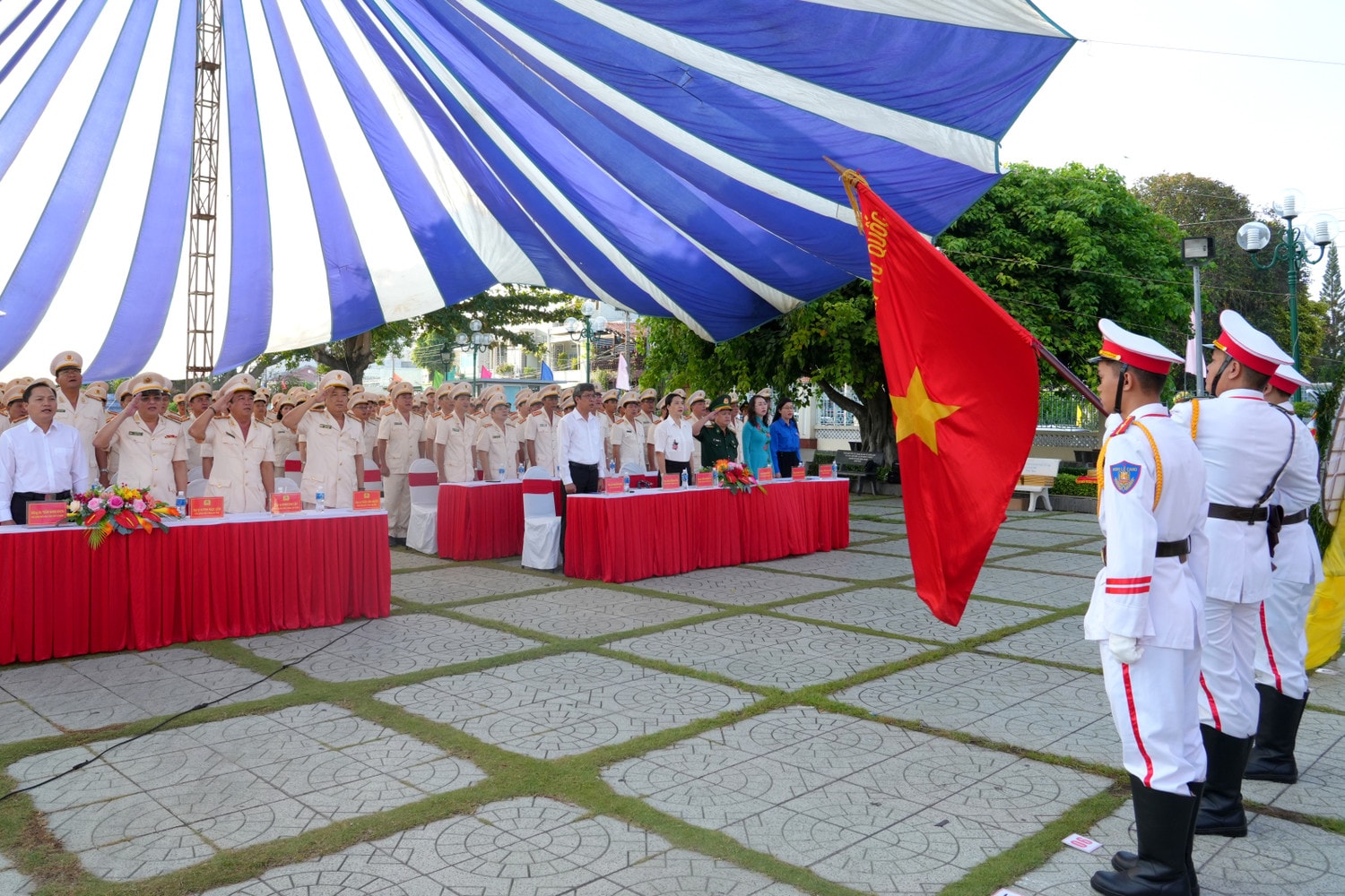 Công an tỉnh Bình Thuận tổ chức lễ báo công dâng Bác nhân kỷ niệm 134 năm Ngày sinh của Chủ tịch Hồ Chí Minh Công an tỉnh Bình Thuận tổ chức lễ báo công dâng Bác nhân kỷ niệm 134 năm Ngày sinh của Chủ tịch Hồ Chí Minh