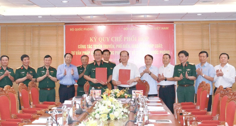 Toàn diện, rộng khắp và hướng mạnh về cơ sở -0
