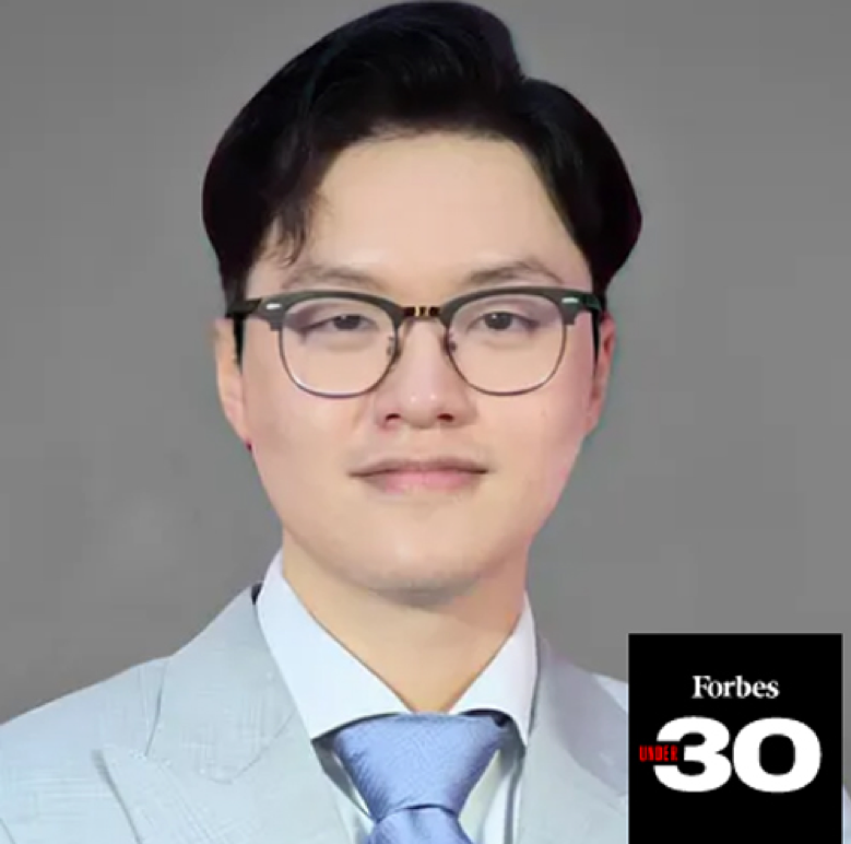 Nam sinh 22 tuổi lọt Top gương mặt trẻ nổi bật Châu Á của Forbes -0