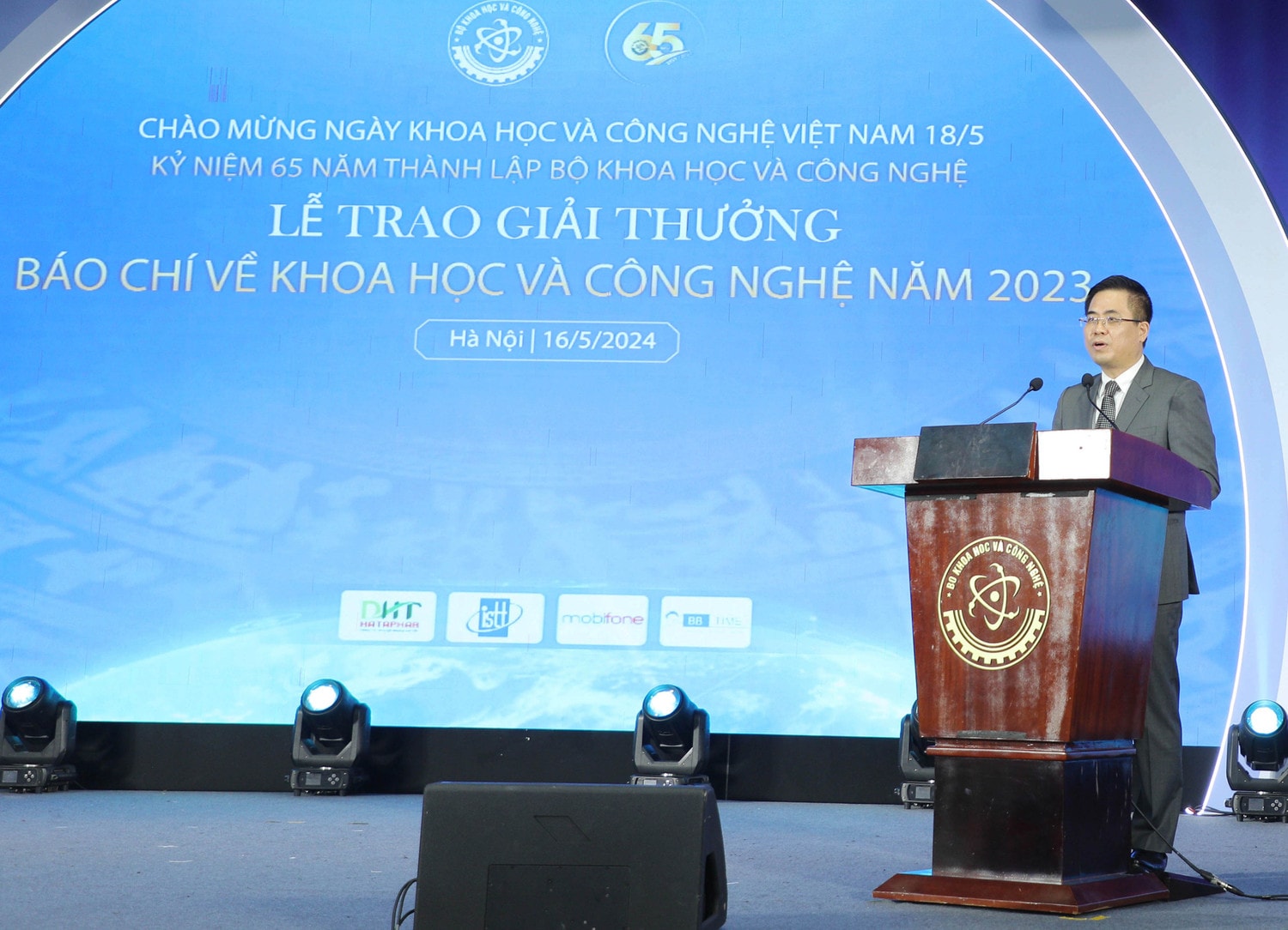 Thứ trưởng Bộ Khoa học và Công nghệ Nguyễn Hoàng Giang phát biểu chỉ đạo tại lễ trao giải Trao giải báo chí viết về Khoa học và Công nghệ -0