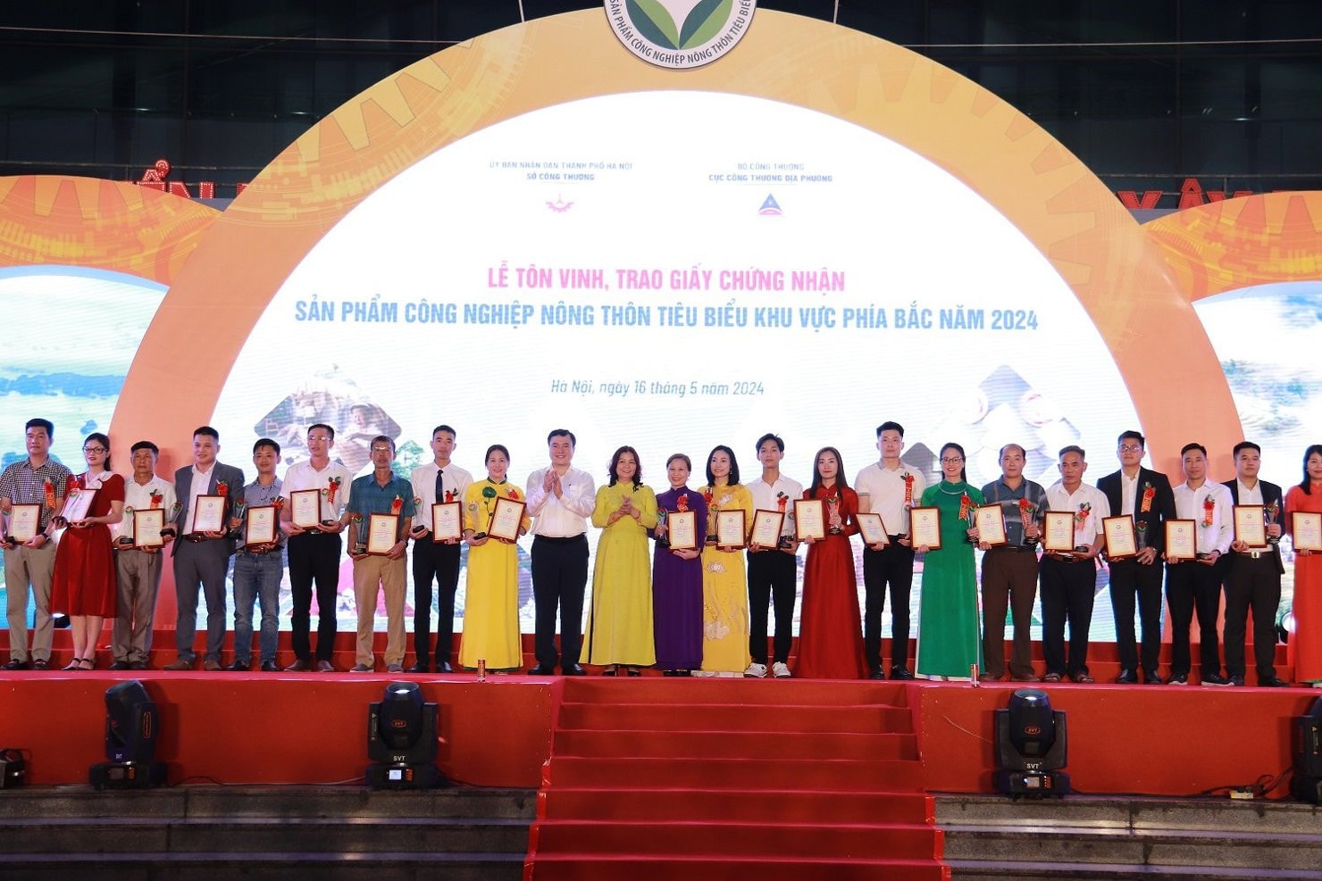 Khai mạc Hội chợ triển lãm công nghiệp nông thôn tiêu biểu khu vực phía Bắc ảnh 2
